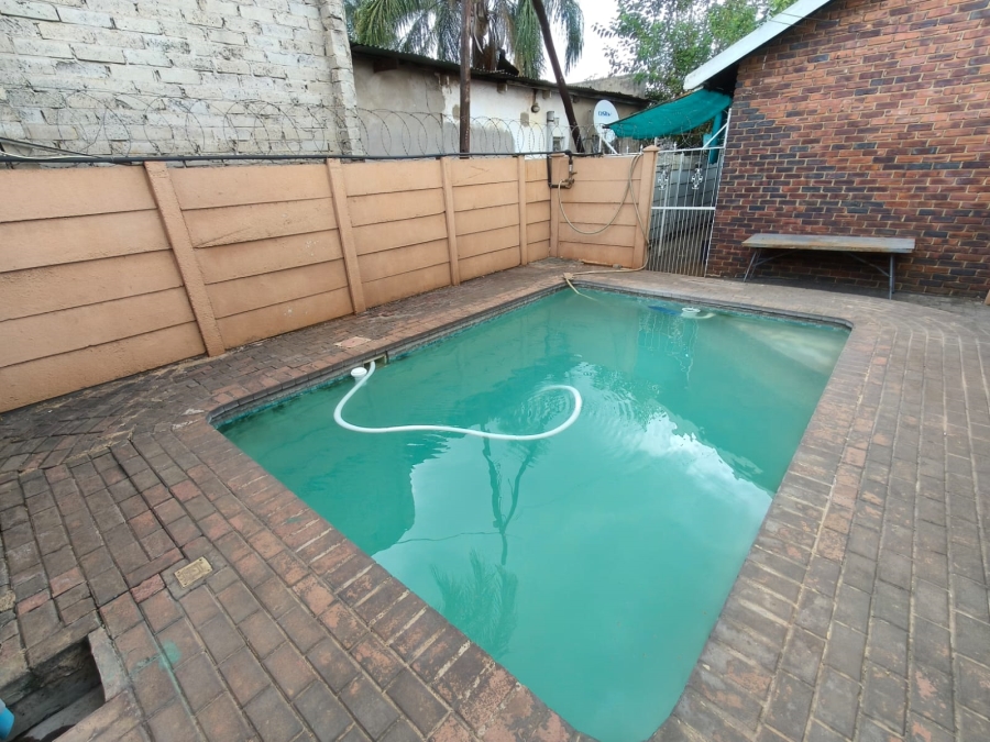 2 Bedroom Property for Sale in Rustenburg Central North West